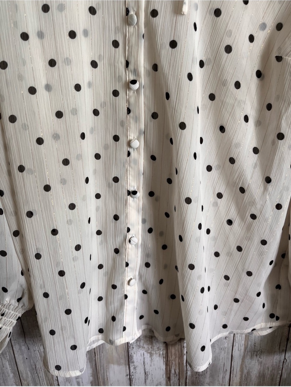 Torrid Crinkle Chiffon Polka Dot Button Up Blouse Gold Stripe Size 0 NWT - Picture 3 of 6